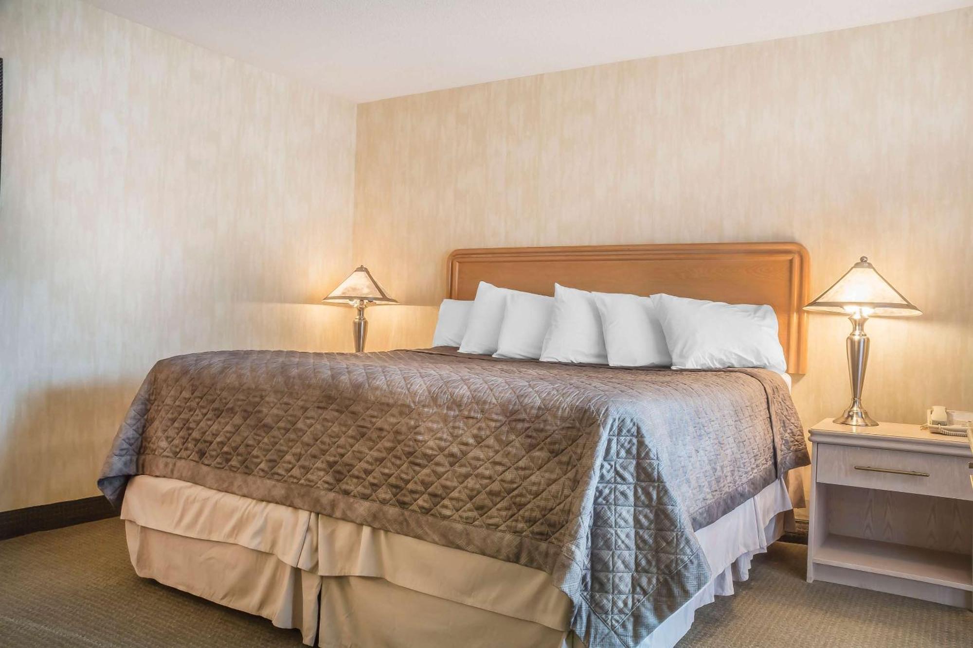 Rodeway Inn Fallsview Niagarawatervallen Buitenkant foto