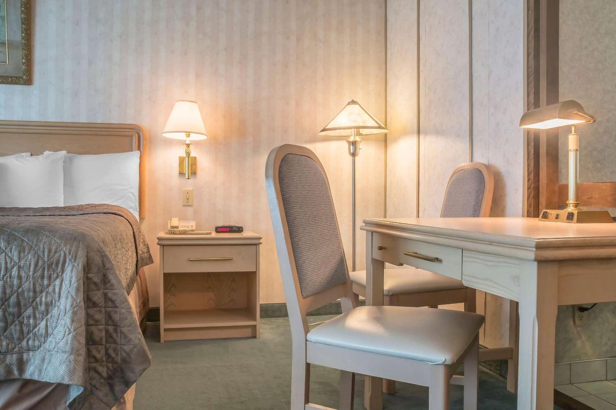 Rodeway Inn Fallsview Niagarawatervallen Buitenkant foto