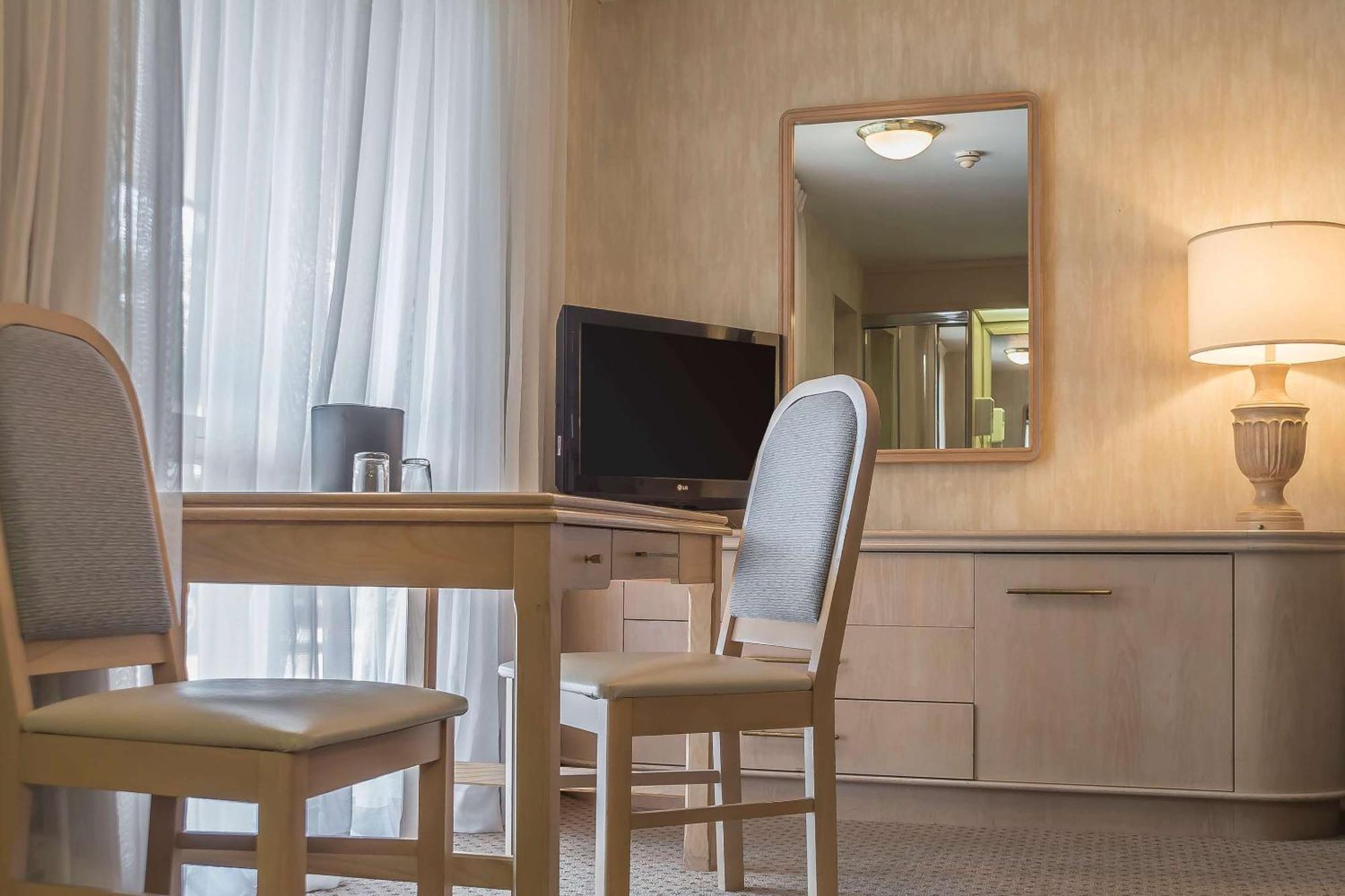 Rodeway Inn Fallsview Niagarawatervallen Buitenkant foto