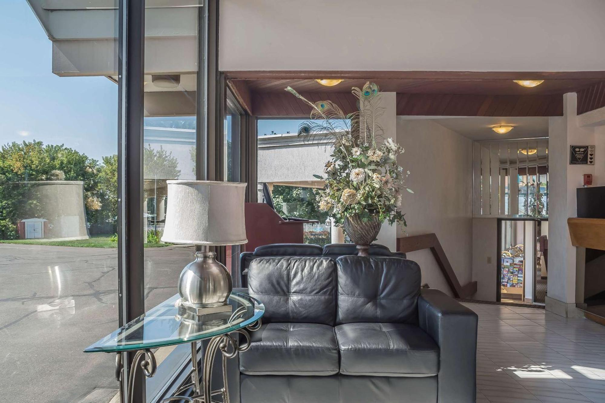 Rodeway Inn Fallsview Niagarawatervallen Buitenkant foto